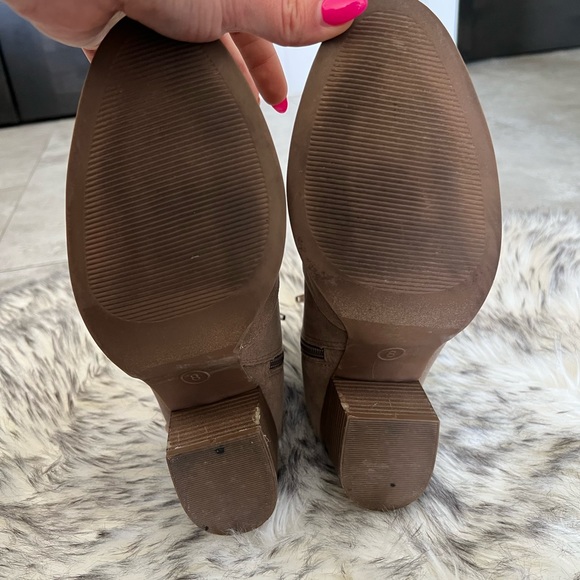 Target Universal Threads Heeled Booties - Picture 2 of 3